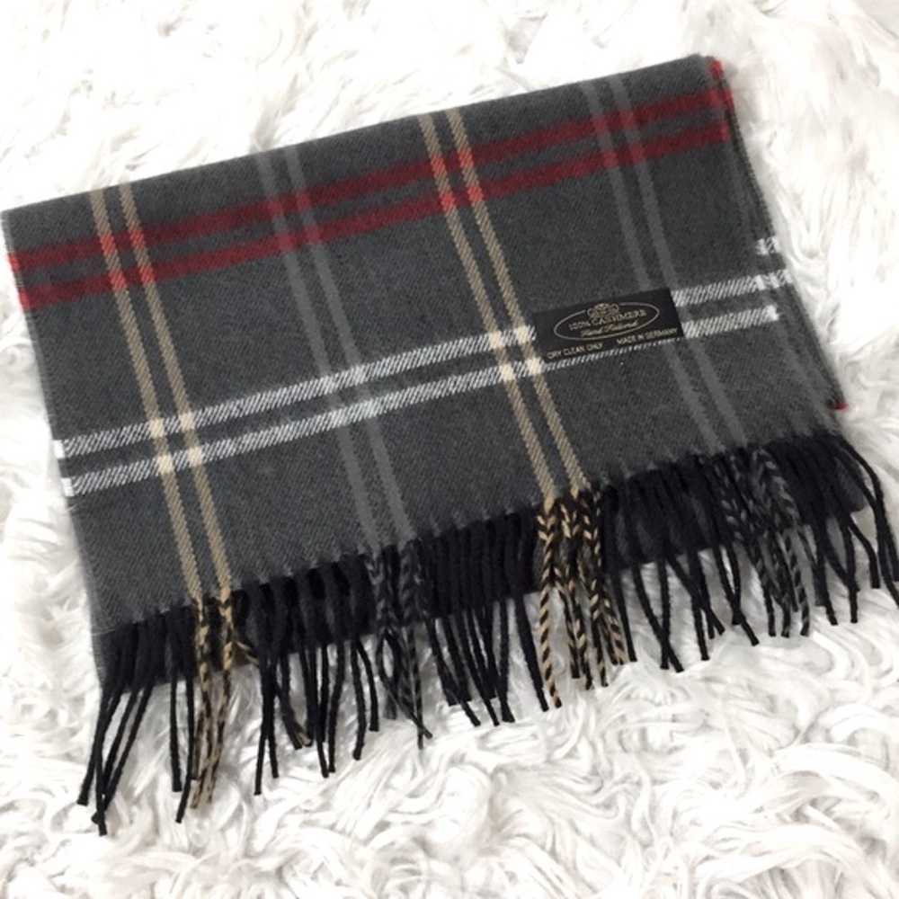 100% CASHMERE plaid fringed Made in Germany NWOT unisex